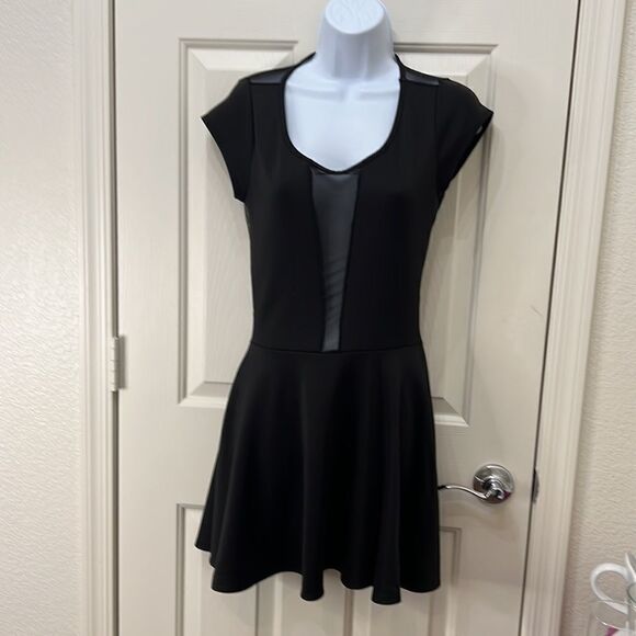 Urbana Size Large Black Mesh Front And Back Skater Skirt Dress - Picture 2 of 8